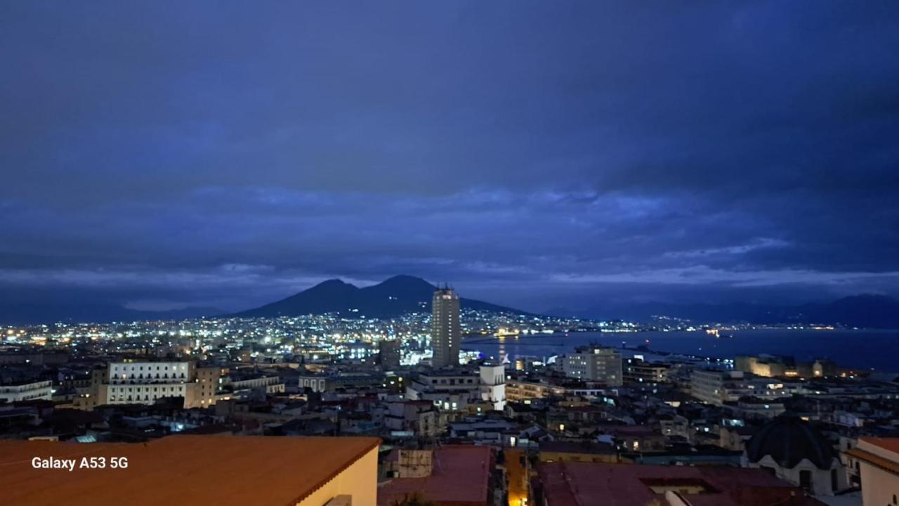 Aurora E Dad Naples Center B&B Buitenkant foto